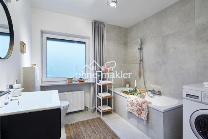 Helles Badezimmer