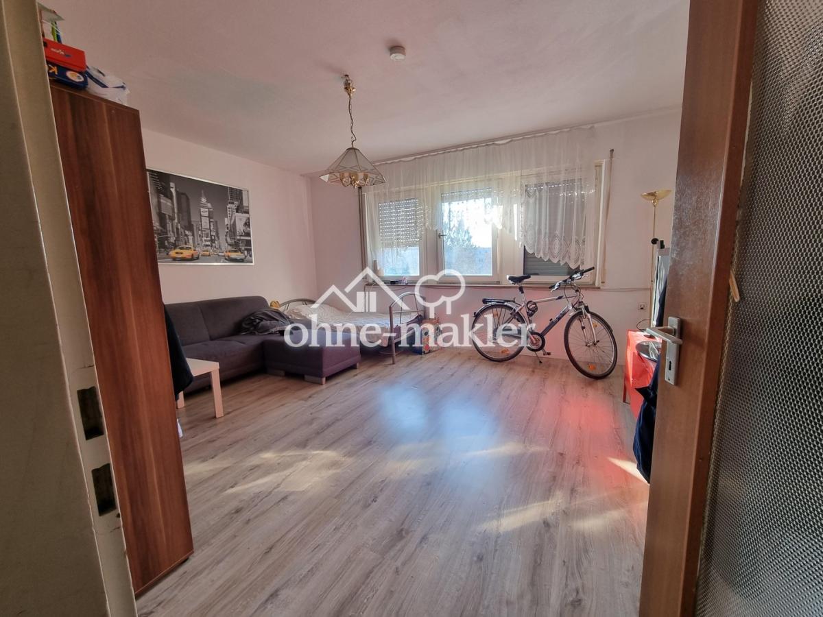 Schlafzimmer 1