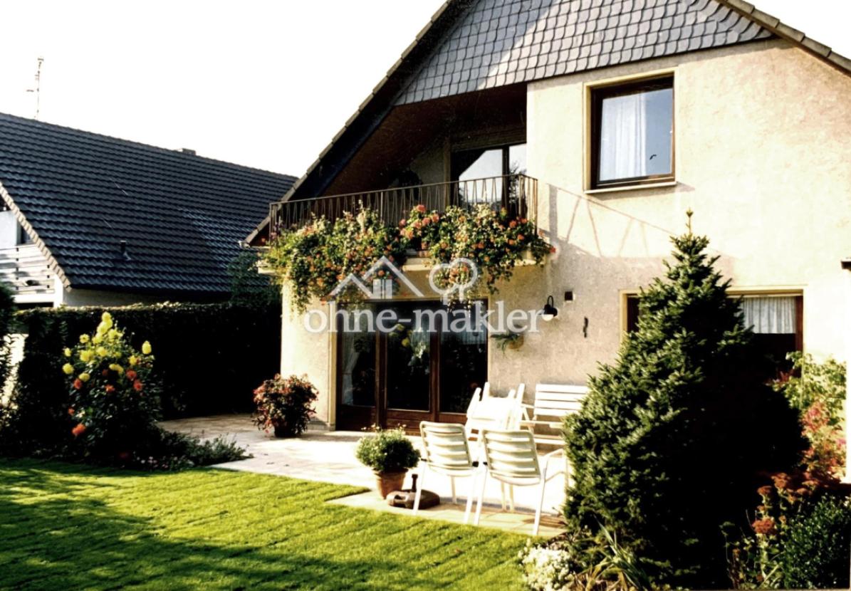 Rückansicht mit Terrasse