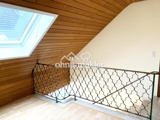 Flur im OG mit Dachfenster