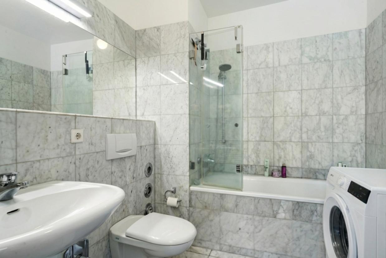 Badezimmer - Ansicht 1