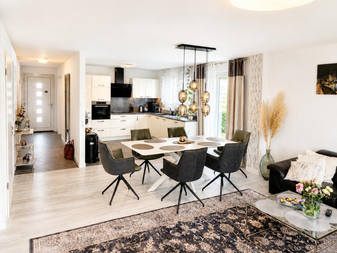 Großer Wohn- Essbereich 44 m² 