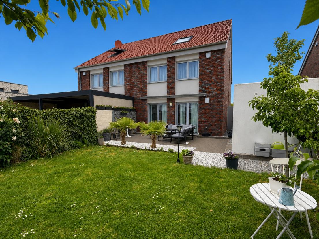 Sonniger Garten & Terrasse