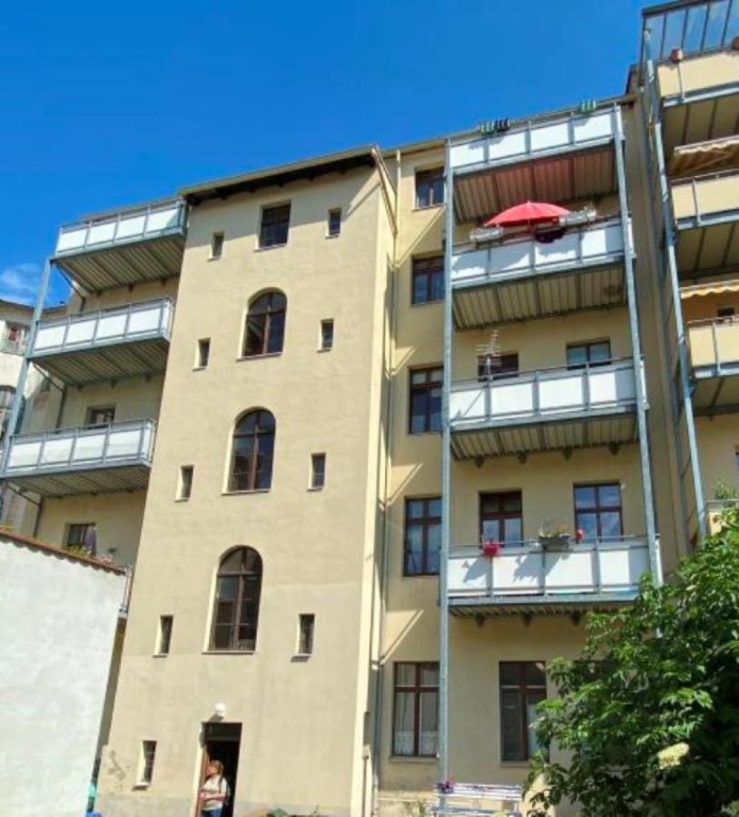 Hofansicht mit Balkonen