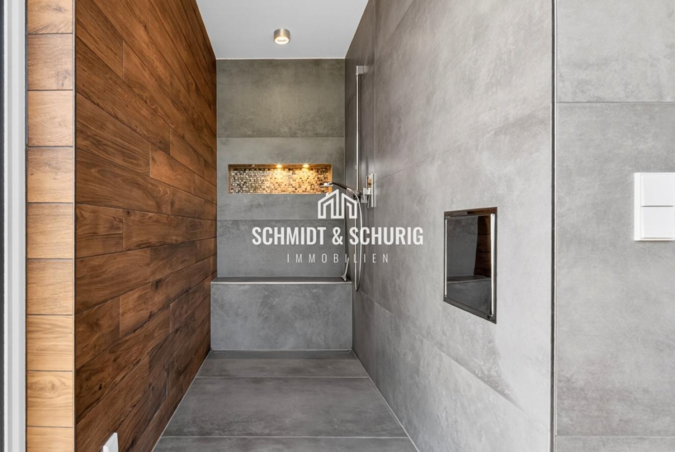Elternbadezimmer / Dusche