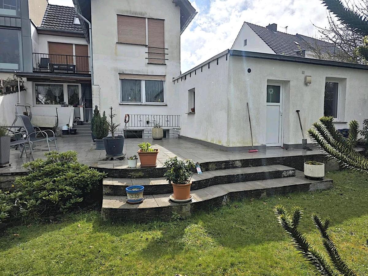 Rückansicht/Terrasse