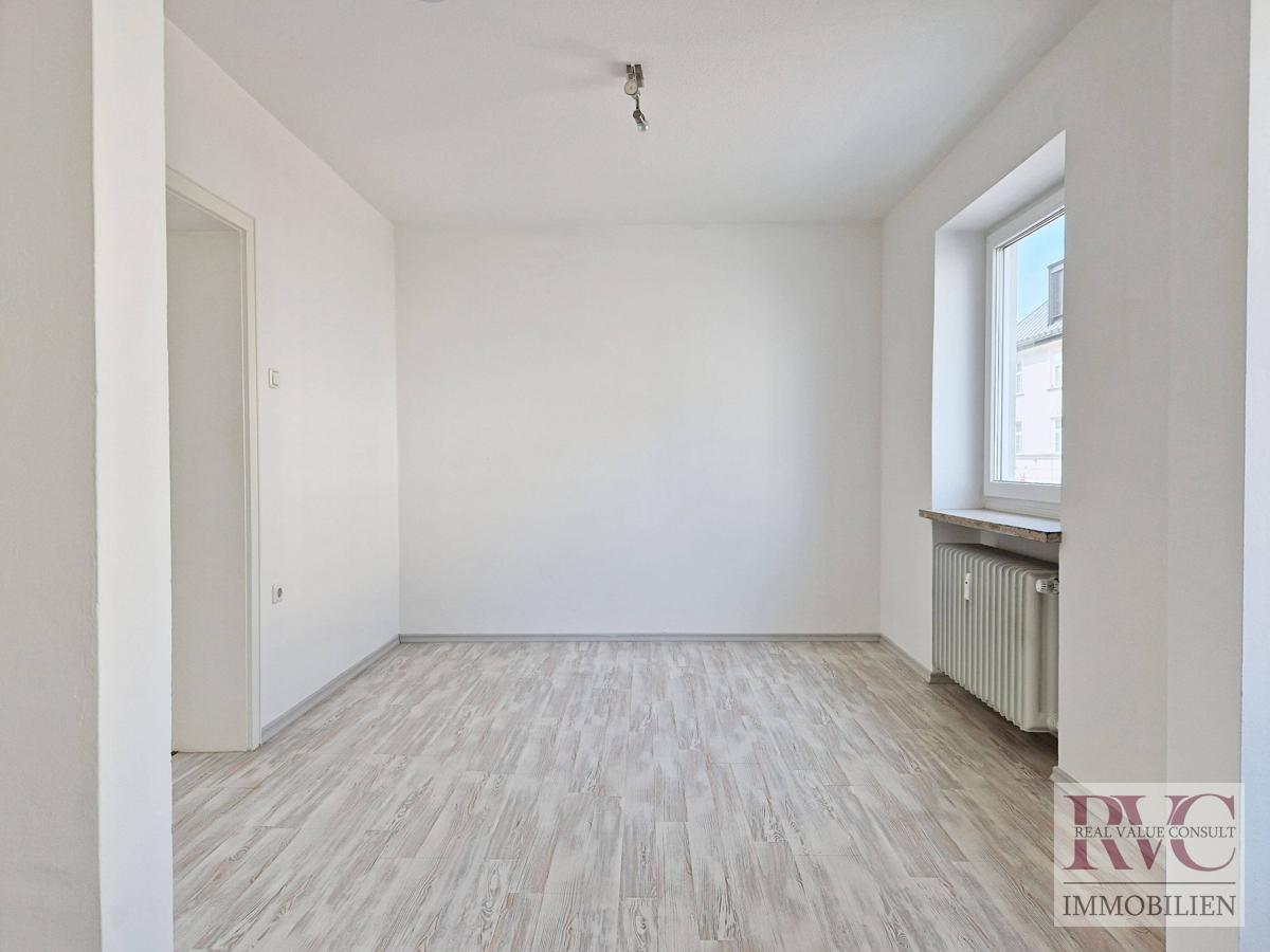 Wohn- Essbereich - Büro