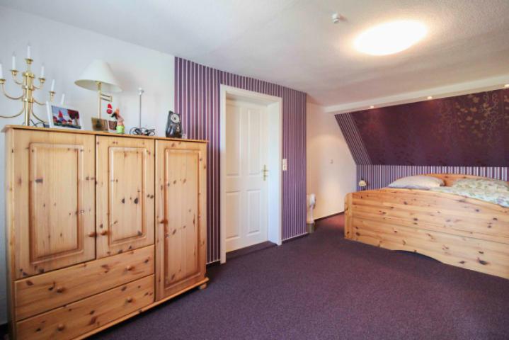 Schlafzimmer OG (4)
