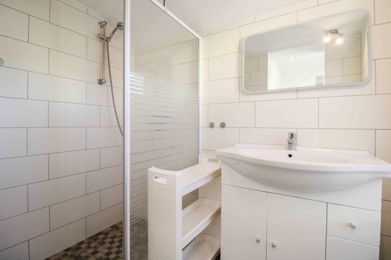 Badezimmer Nebengebäude (2)
