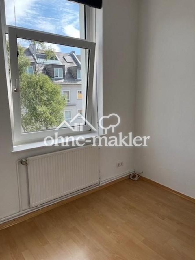 Schlafraum mit Ausblick Straße