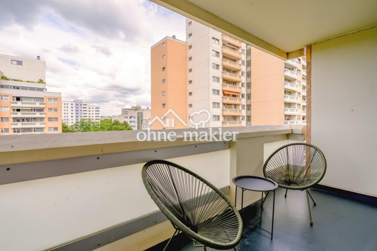 schöner großer Balkon