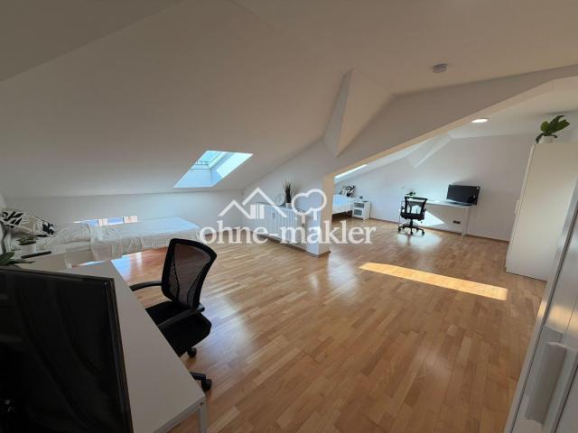 Zimmer 7 Shared/Couple Room