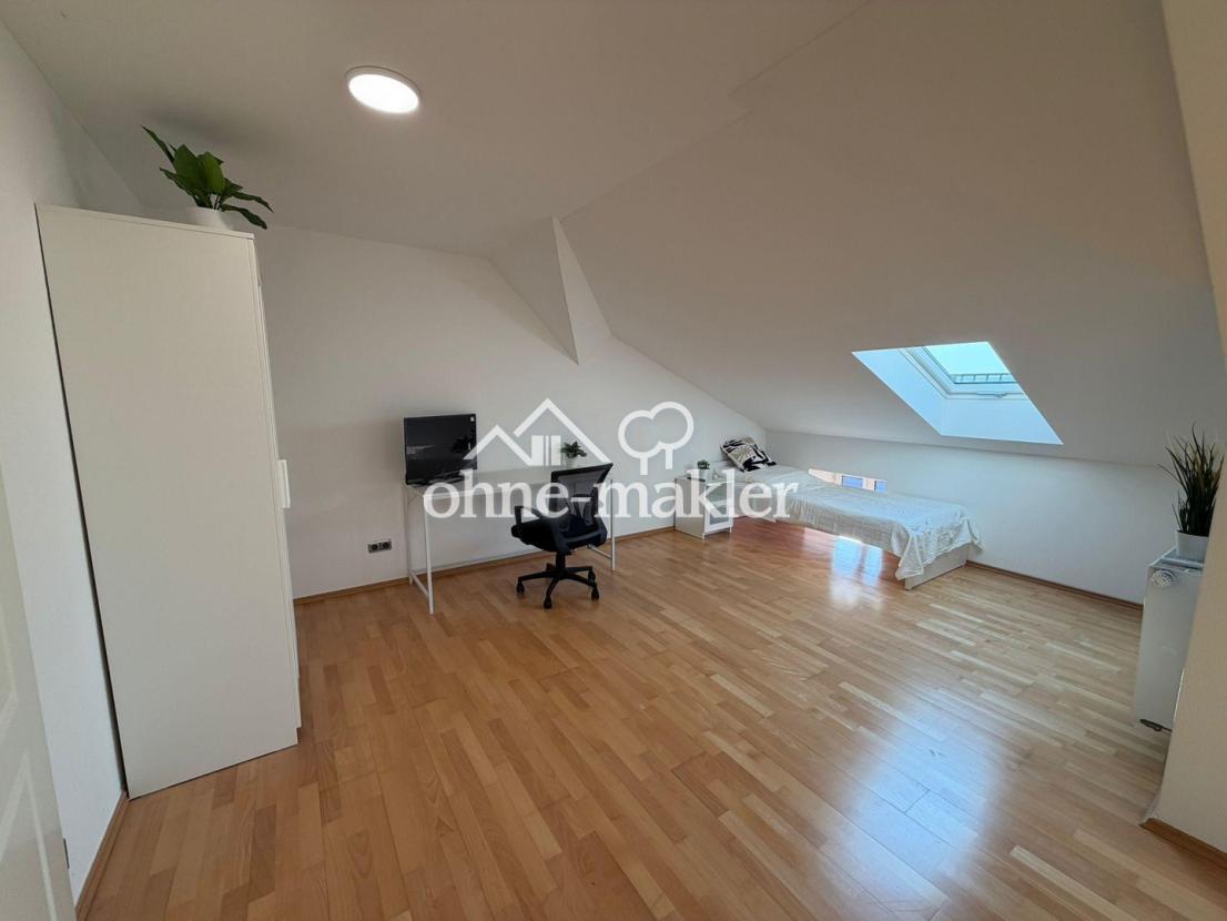 Zimmer 7 Shared/Couple Room