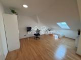 Zimmer 7 Shared/Couple Room