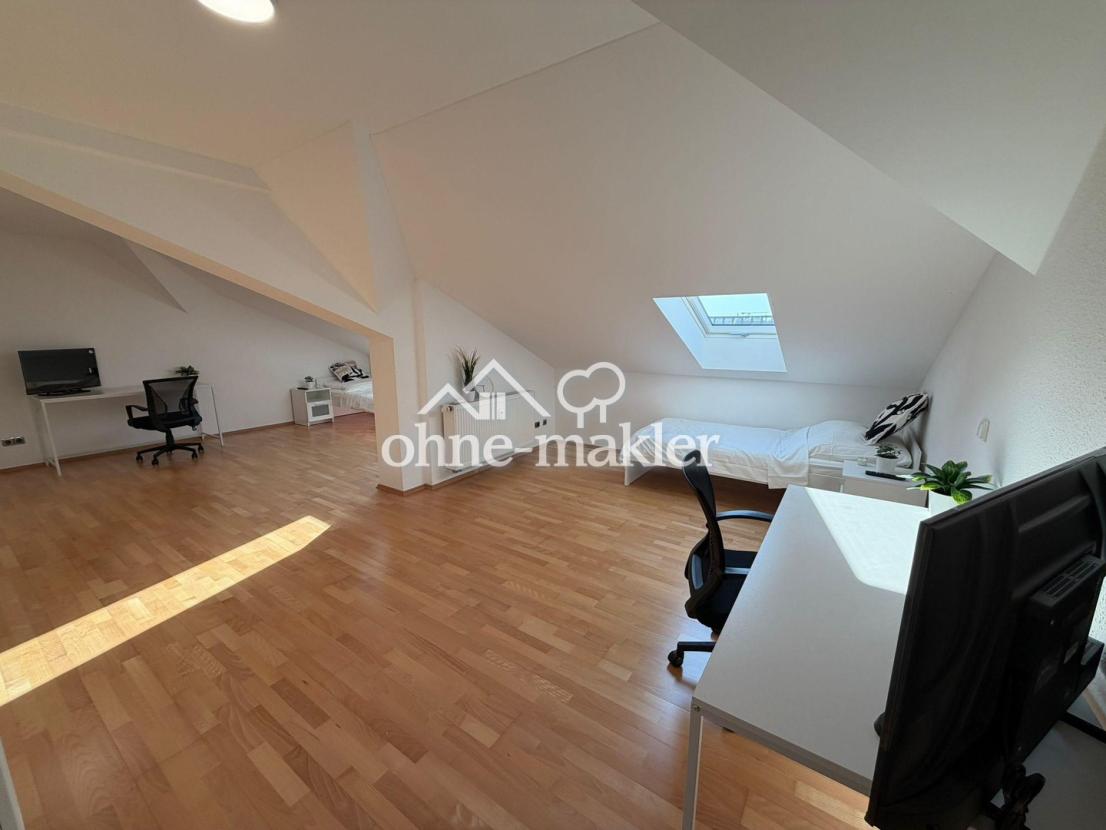 Zimmer 7 Shared/Couple Room