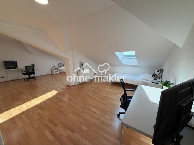 Zimmer 7 Shared/Couple Room