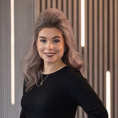 Lilian Schmidt, Immobilienberaterin, Wertermittlerin lt. IHK, angehende Sachverständige nach DIA