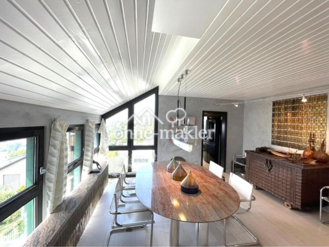 Dining Room am Tag