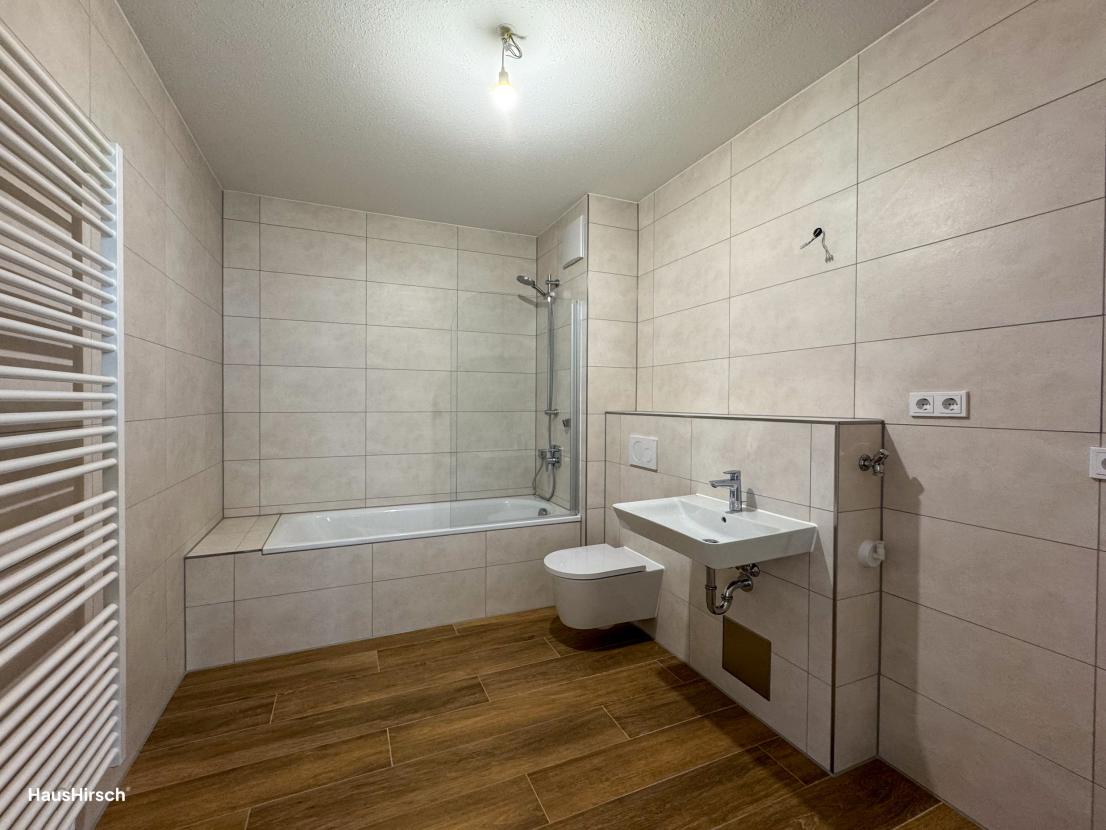 Wannen-Badezimmer
