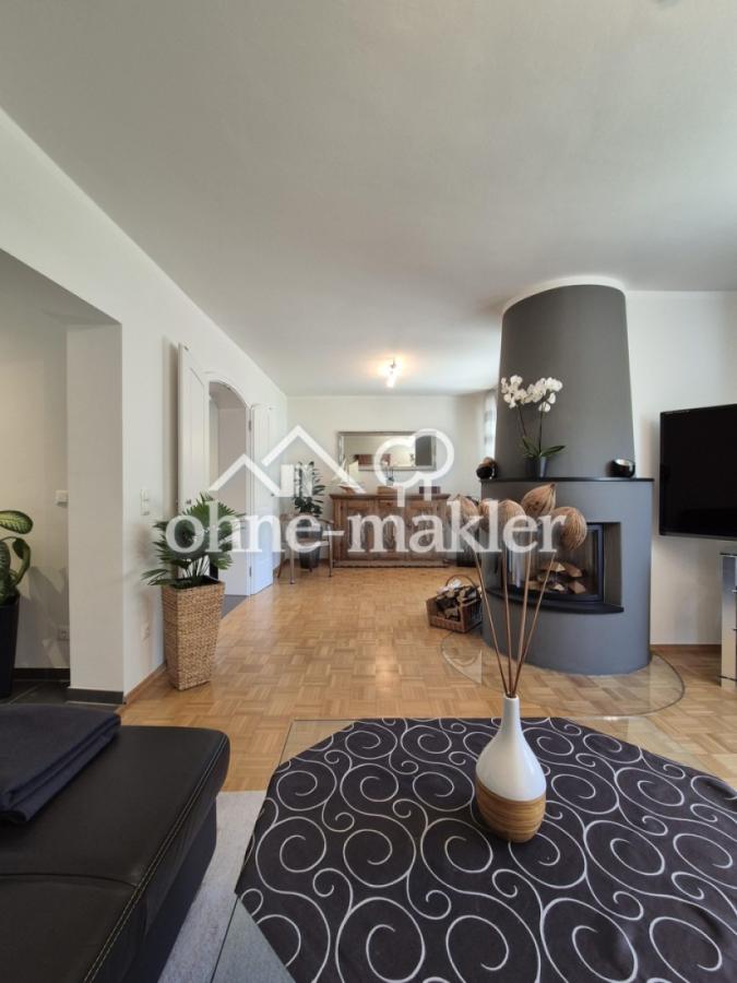 Wohnzimmer mit Kamin