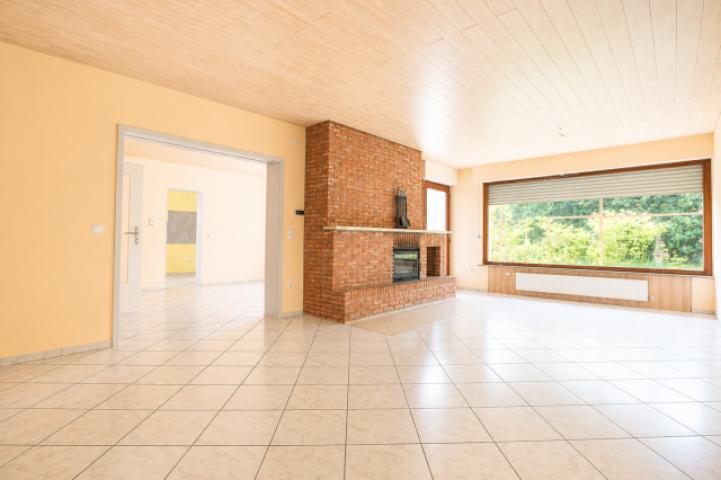 Wohnbereich mit Kamin im EG