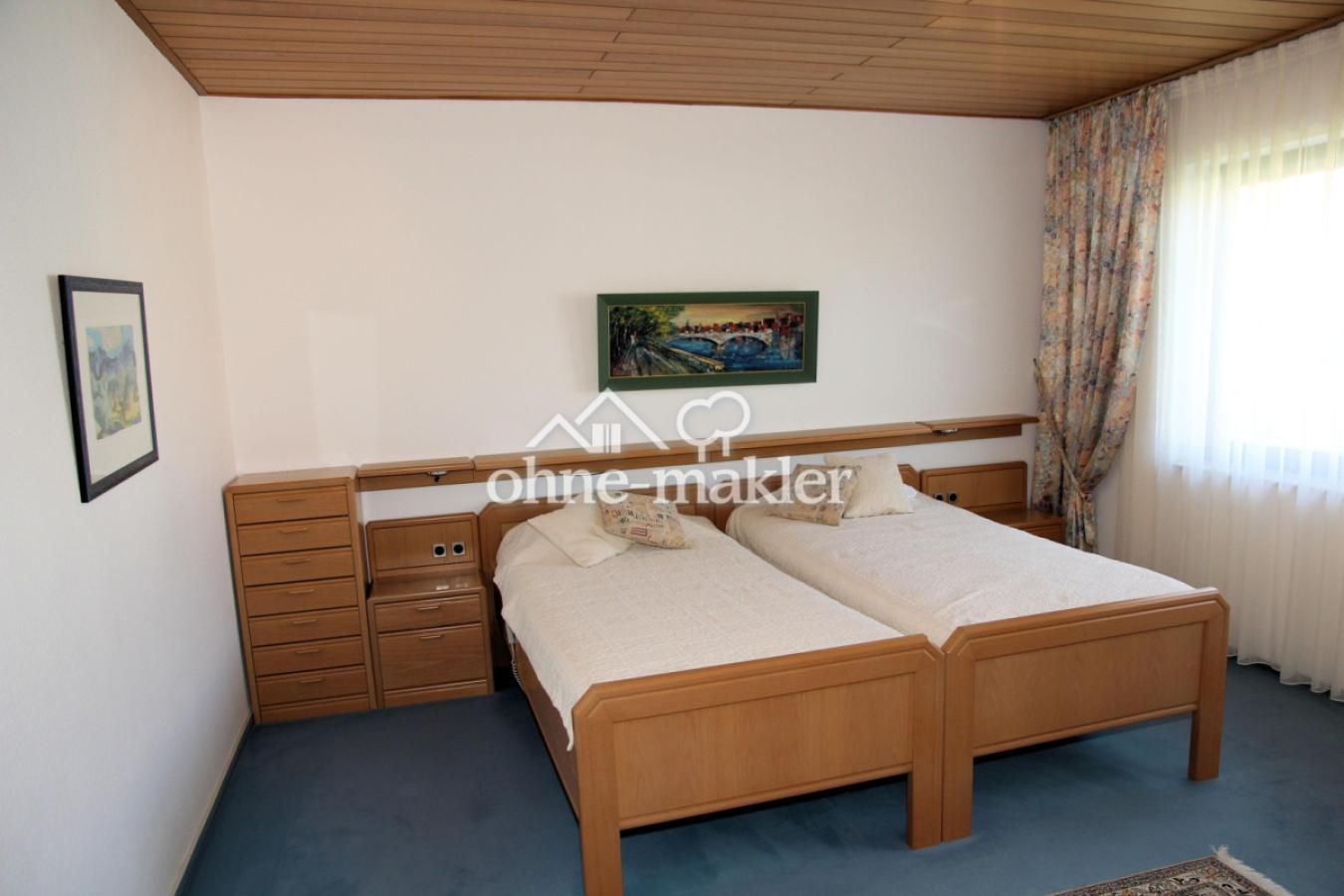 Schlafzimmer - 1