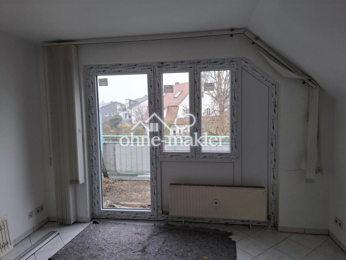 zum Balkon