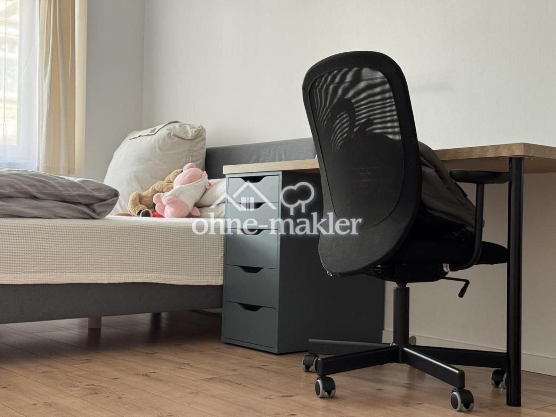 Kinder-/Gäste-/Arbeitzimmer