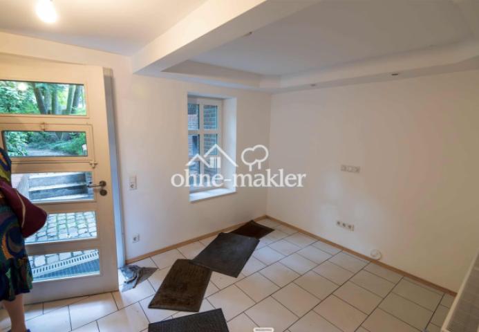 Arbeits/Schlafzimmer EG