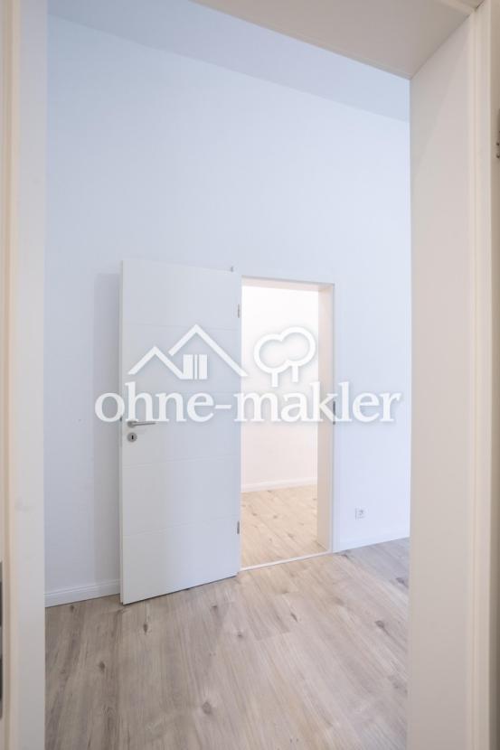 Schlafzimmer - 3 (vom Bad aus)