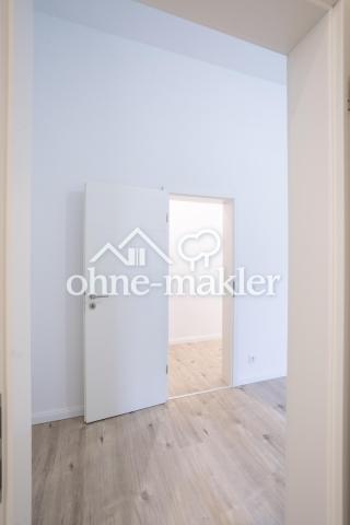 Schlafzimmer - 3 (vom Bad aus)