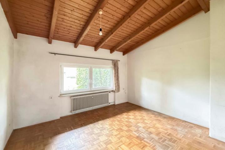 Schlafzimmer DG