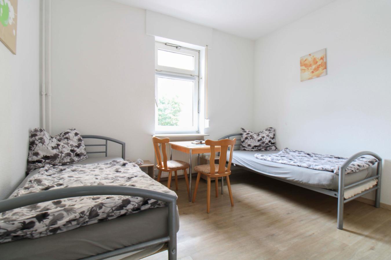 Schlafzimmer 1