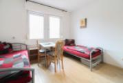 Schlafzimmer 6