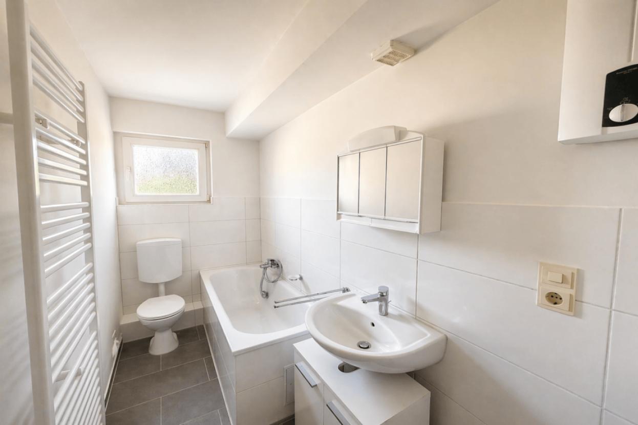 Neu saniertes Badezimmer 1. OG - MFH