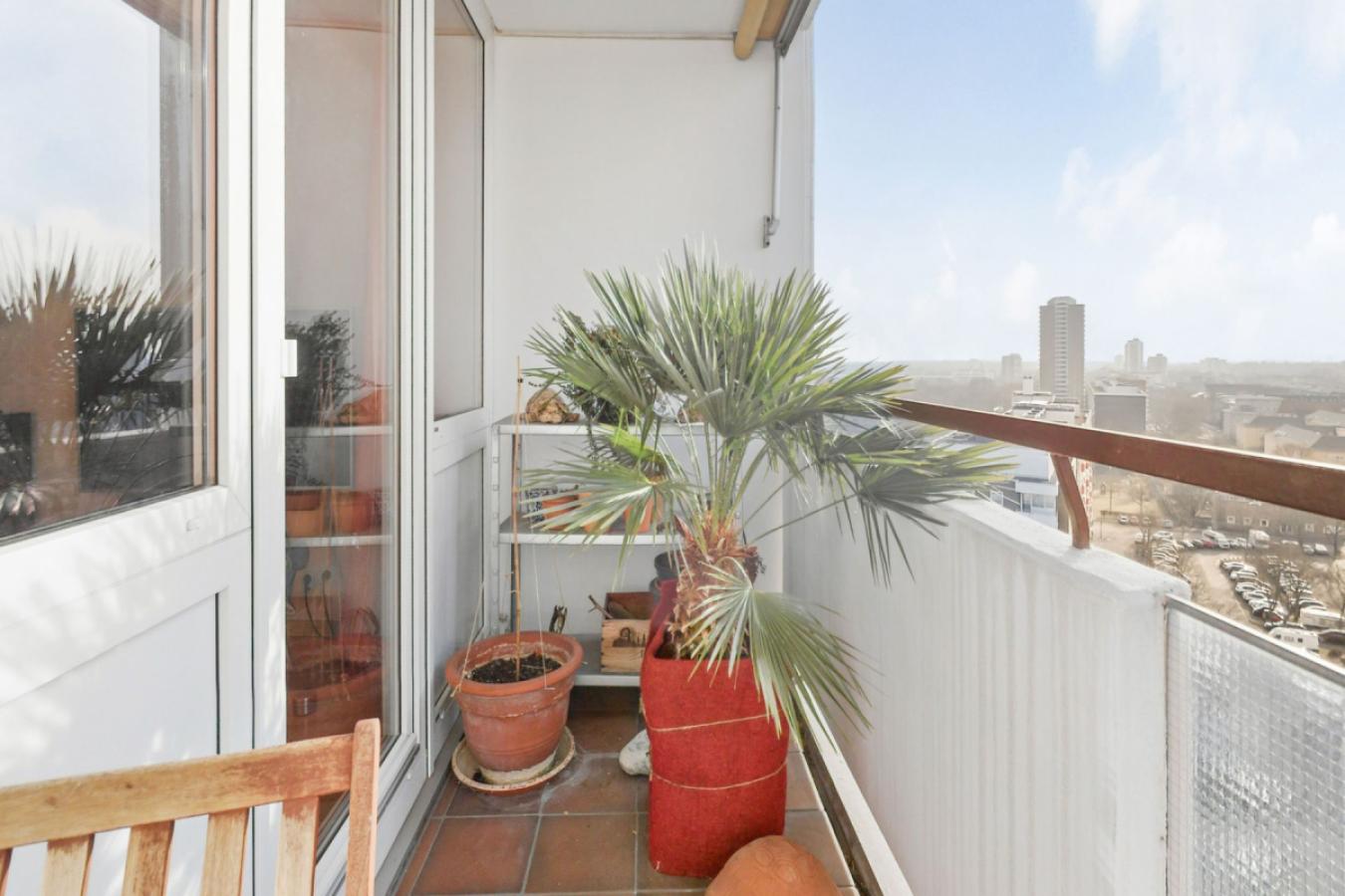 Balkon II (Wohn-Esszimmer)