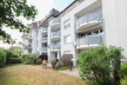 Rückansicht mit Garten- und Terrassenbereiche