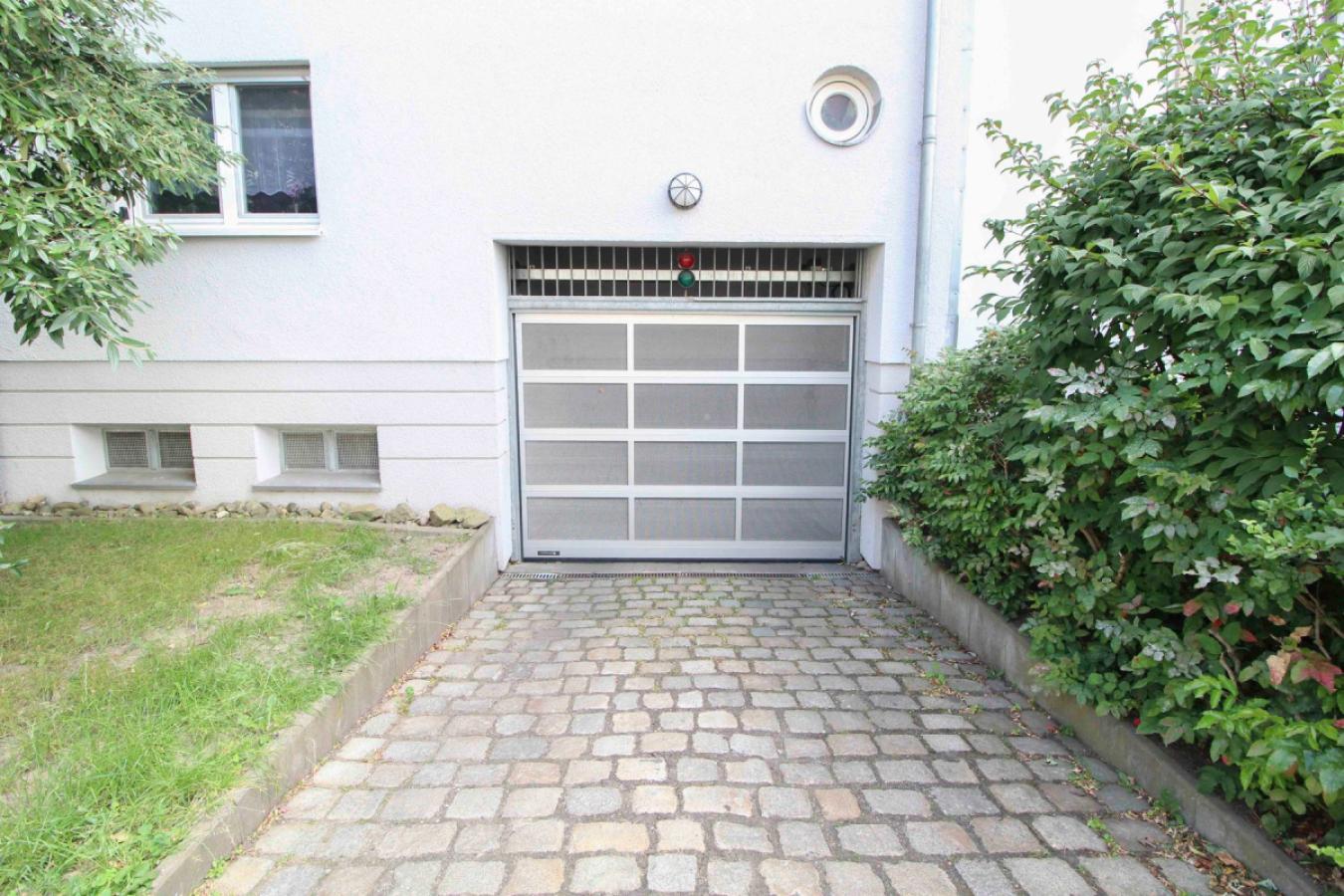 Tiefgaragenzufahrt