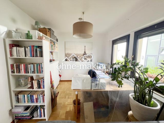 Büroecke im Wohnzimmer