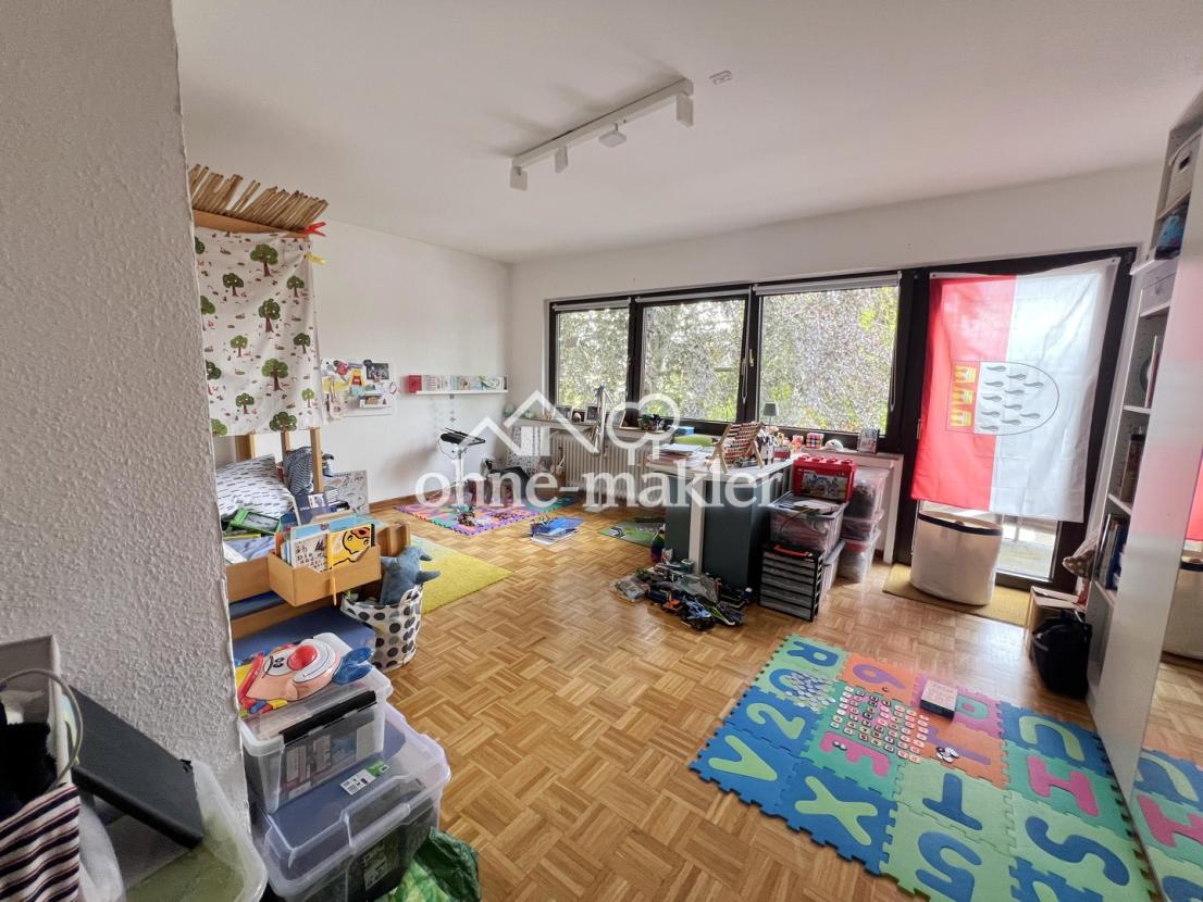 Zimmer links 1.OG