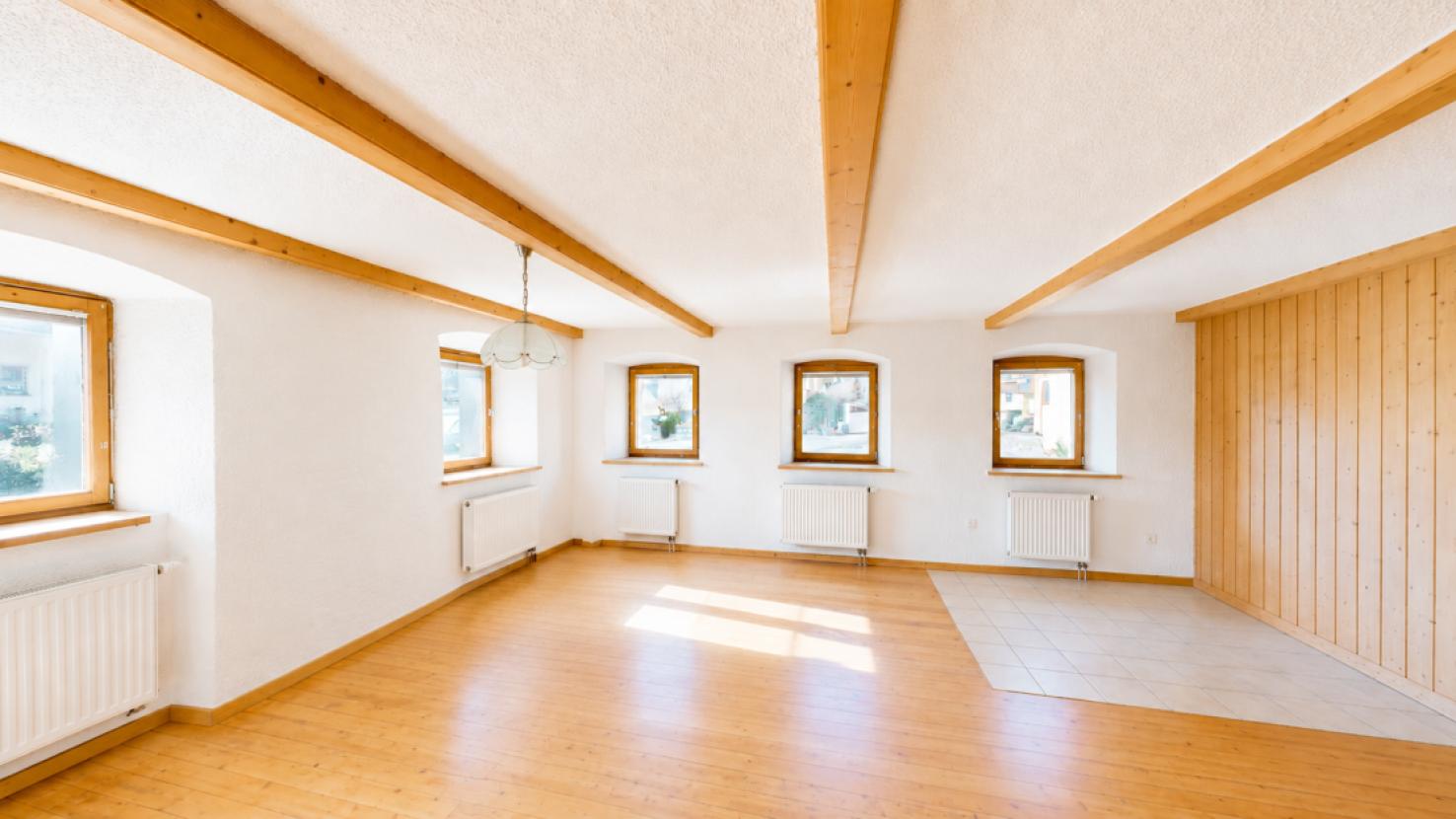 Wohnzimmer Altbau - virtuelle Entmöblierung