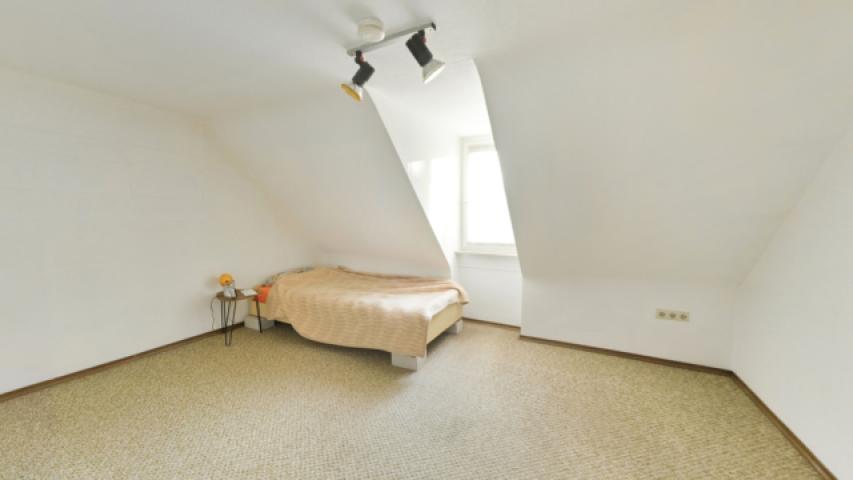 Schlafzimmer 1 DG