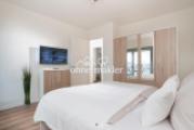 Schlafzimmer links