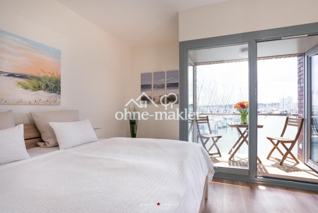 Schlafzimmer links