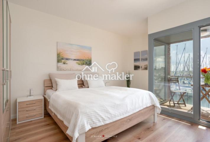 Schlafzimmer links