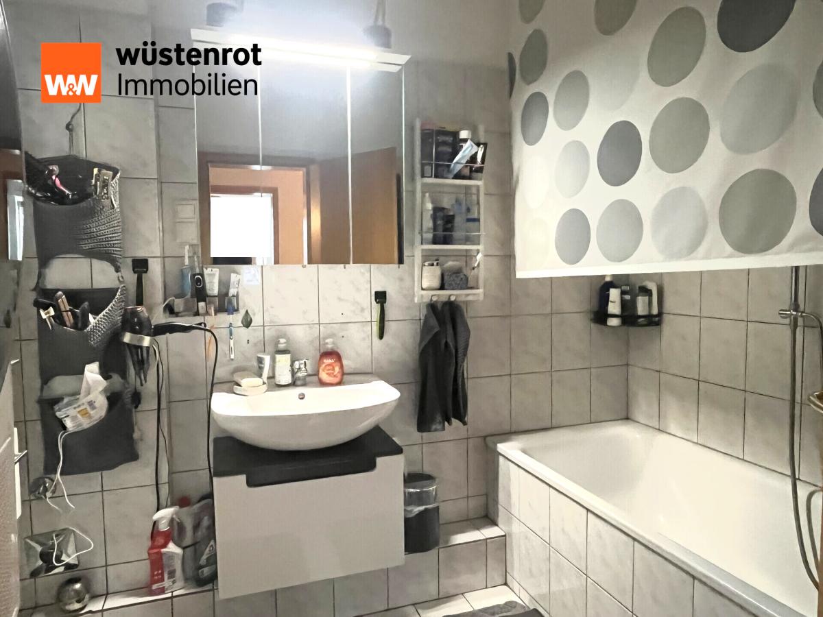 Bad mit Wanne