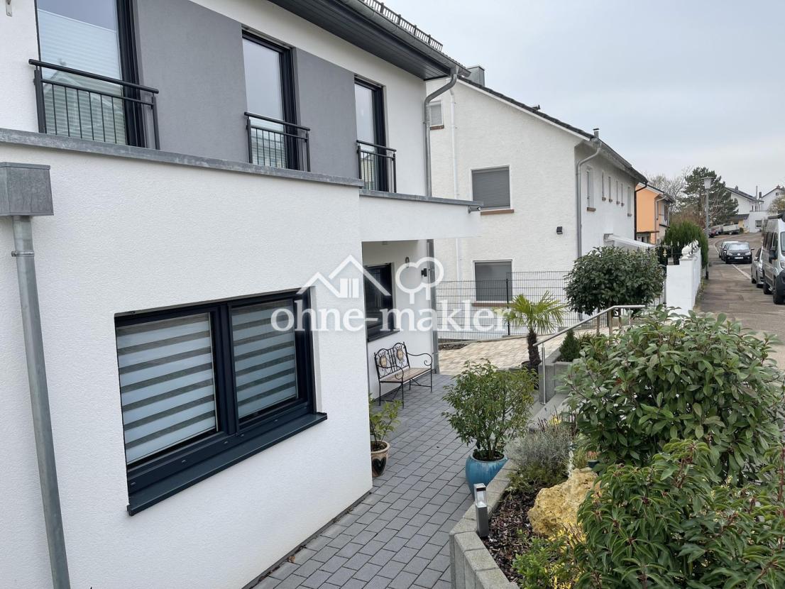 Eingangsbereich mit Büro