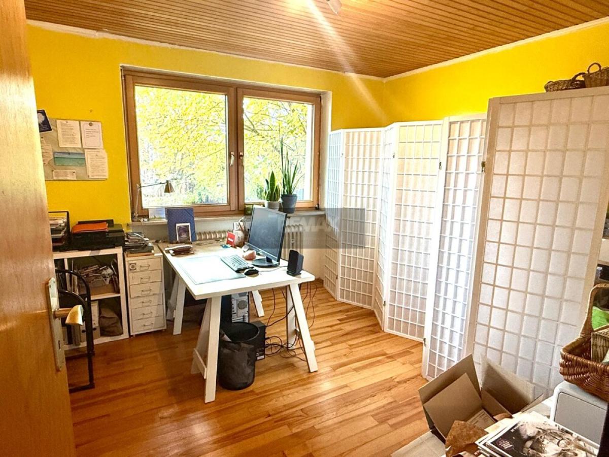 Büro EG