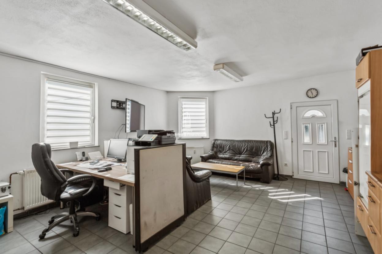 Gewerbe Büro