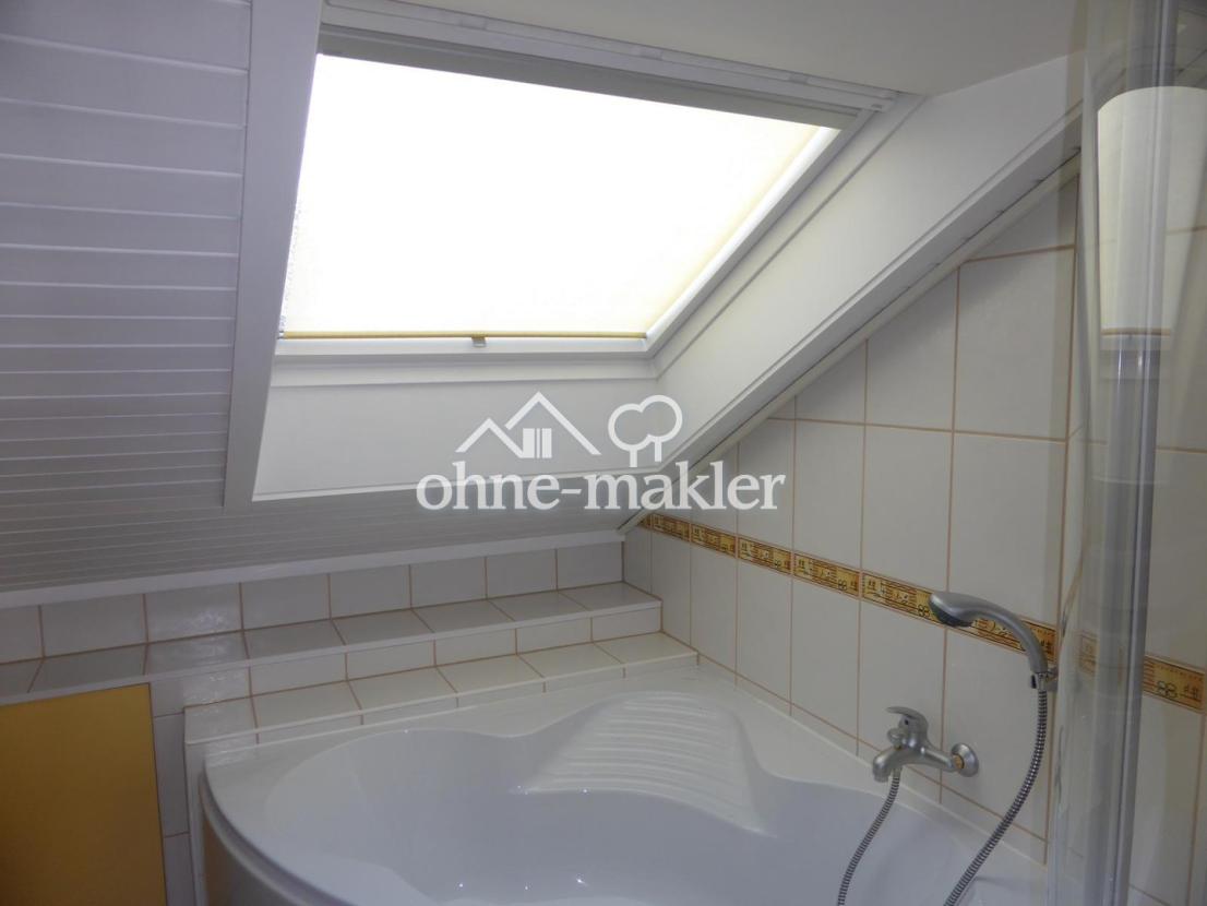 Eckbadewanne im Dachgeschoss